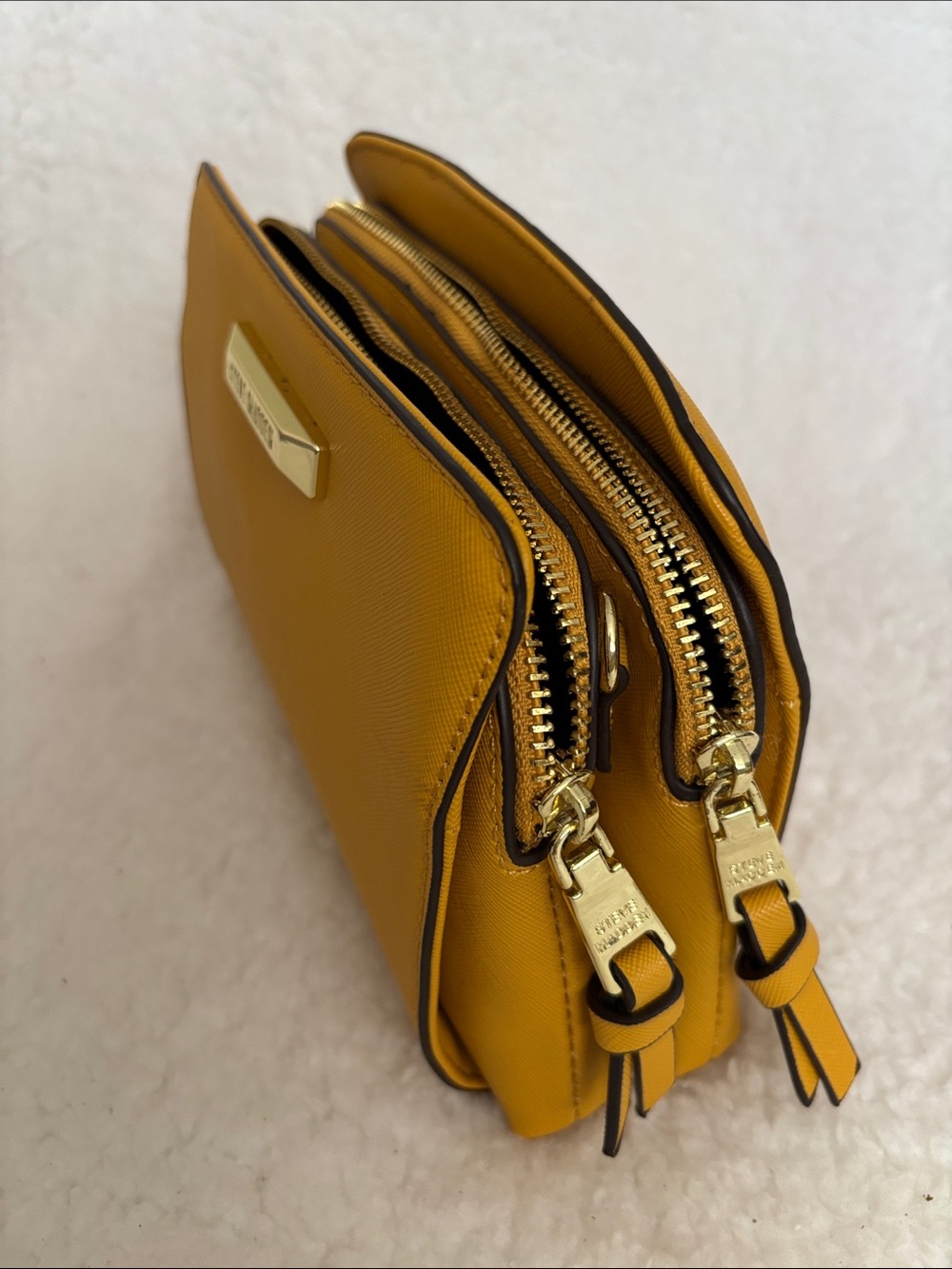 Steve Madden Yellow Crossbody Bag with Studded Multi-Color Strap - Picture 4 of 10